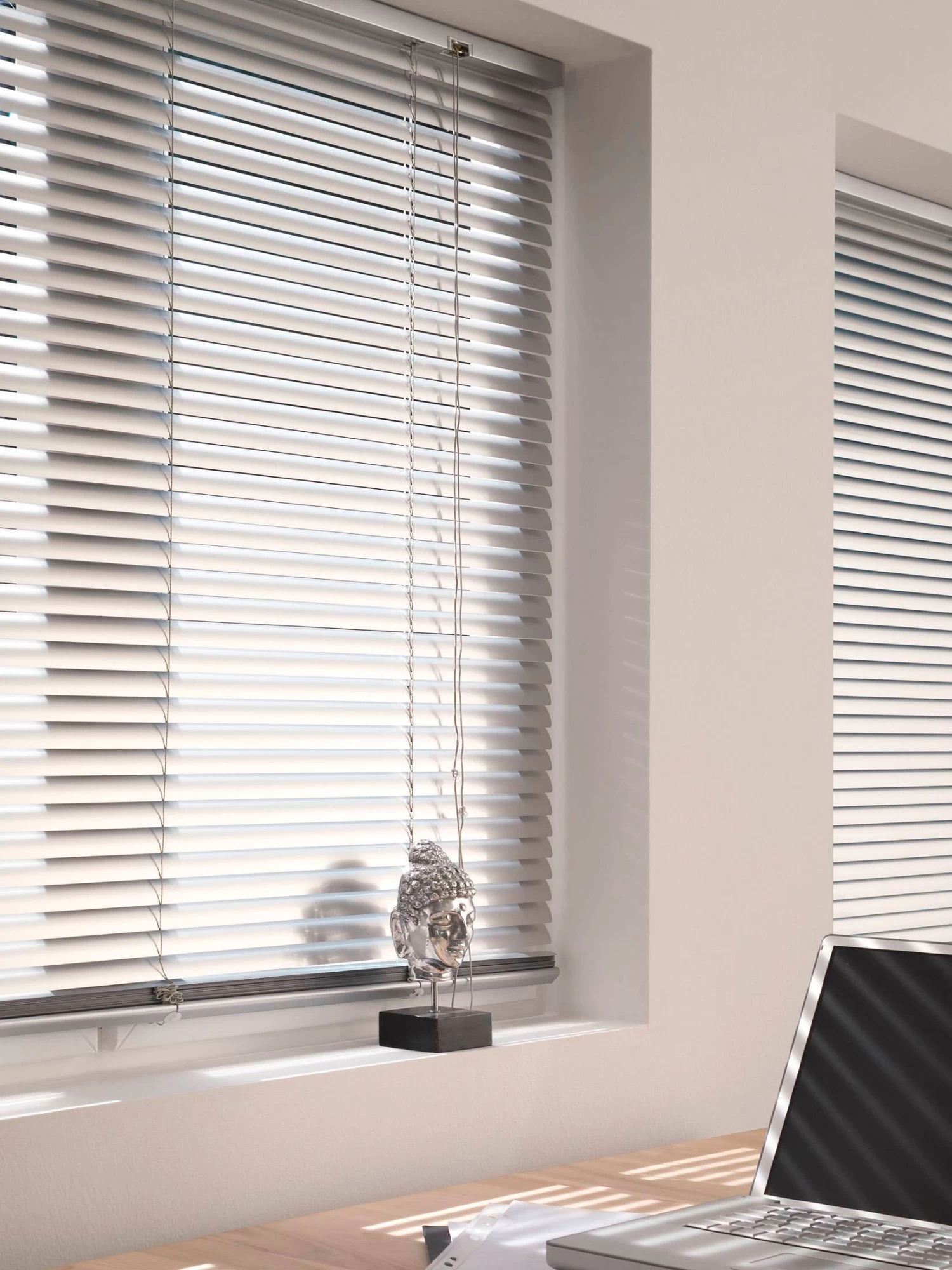 Jalousie, Weiss 3 Jalousie, Weiss