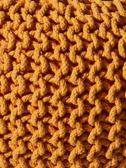 Strick-Pouf, Yellow 7 Strick-Pouf, Yellow -Teppichwelt Verkauf Kiruna Sitzpouf gelb yellow lup