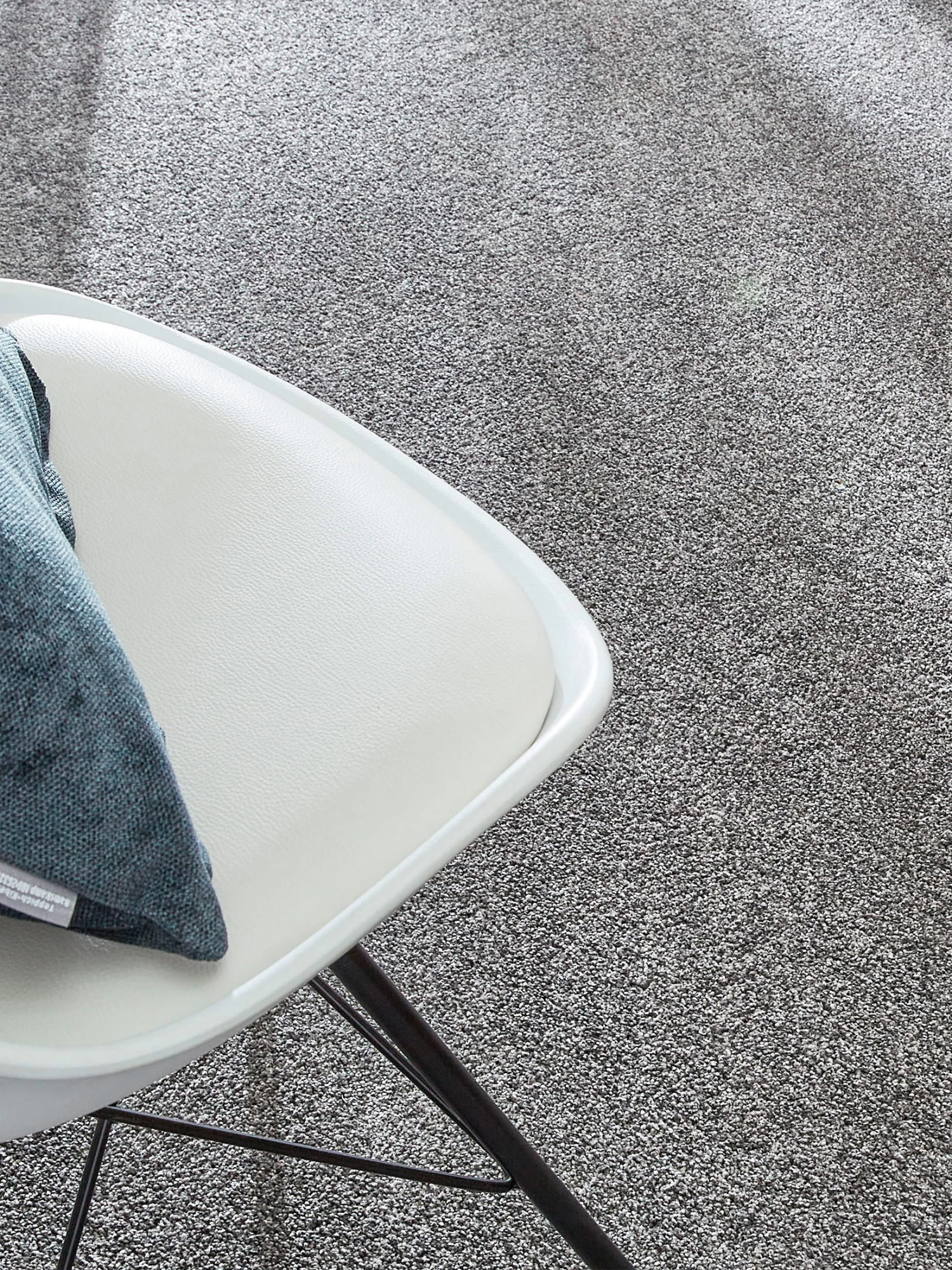 Velours-Teppichboden, Taupe 4 Velours-Teppichboden, Taupe – Bild 2