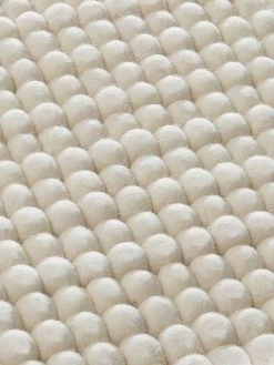 Sitzauflage, White -Teppichwelt Verkauf Sannerud Filzkugel Sitzkissen weiss White 40x40 lup