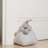 Objekt, Graubeige -Teppichwelt Verkauf Tuerbommel Tuerstopper Graubeige 15x15x28 mil