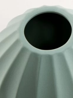 Vase, Peacock Green -Teppichwelt Verkauf Vercelli Vase Gruen PeacockGreen 13x13x102C5 lup1